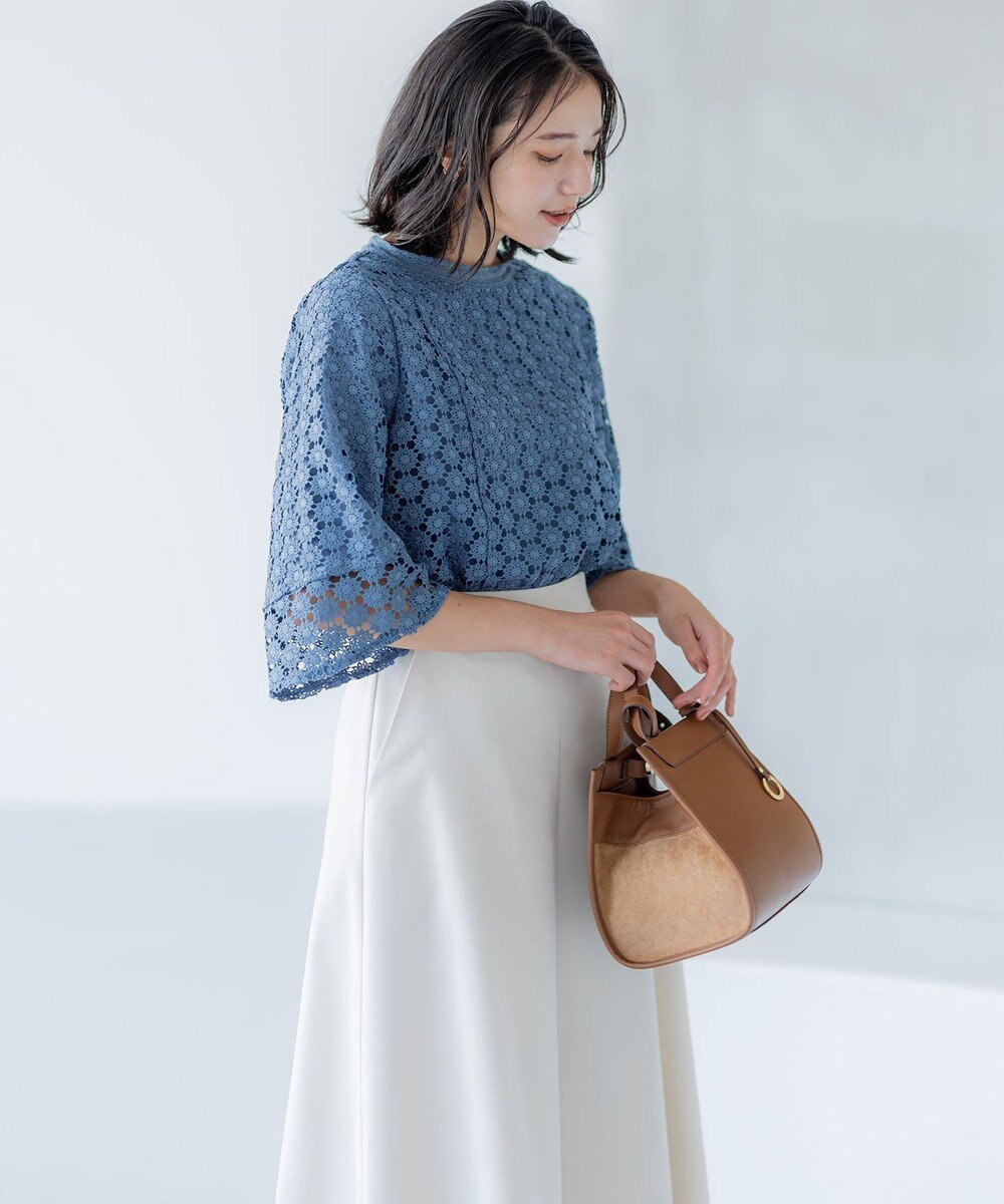 組曲 S 【WEB限定】フラワーレース袖フレア ブラウス 