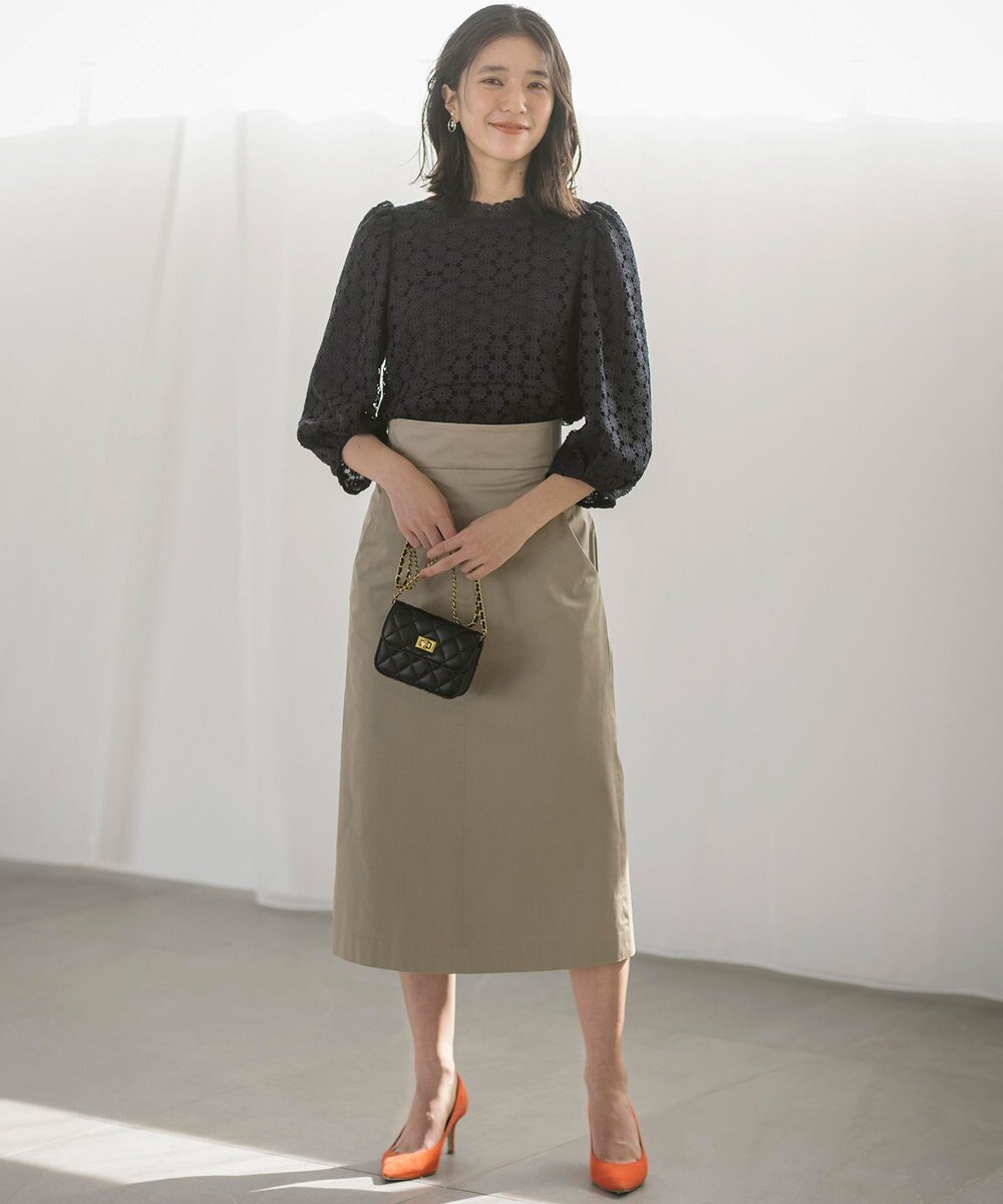 組曲 S 【WEB限定】フラワーレース ペプラムトップス 