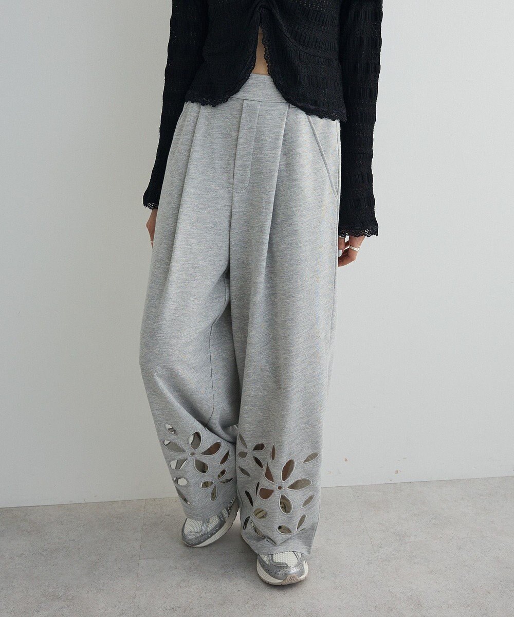 Green Parks フラワーくり抜き刺繍スウェットワイドパンツ 