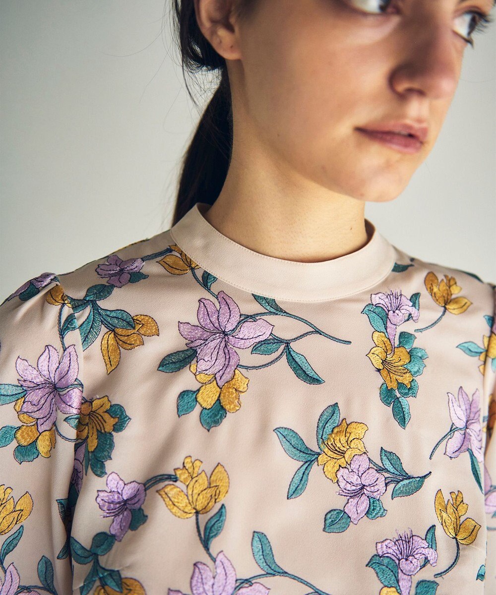 GRACE CONTINENTAL フラワー刺繍ショートトップ 
