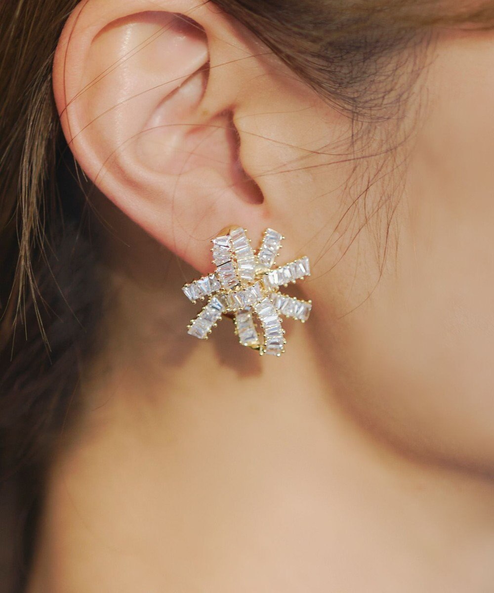 Tiaclasse リボンフラワービジューピアス 