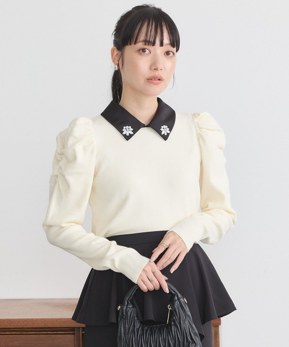 earth music&ecology 襟ビジュー付きニットプルオーバー 