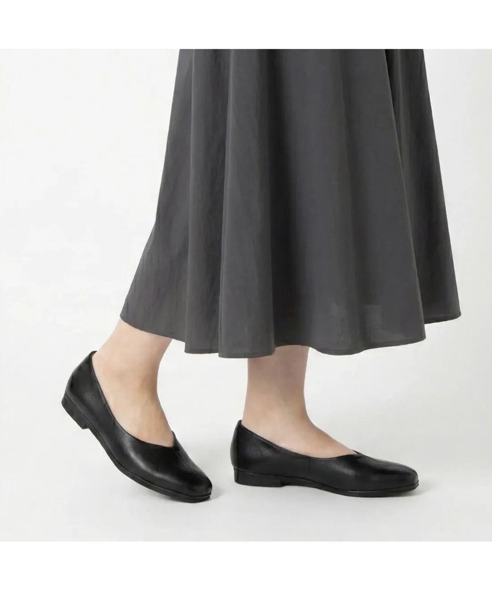 ing <ing>【WEB限定】【サスティナブル】スクエアトゥVカットフラットパンプス 