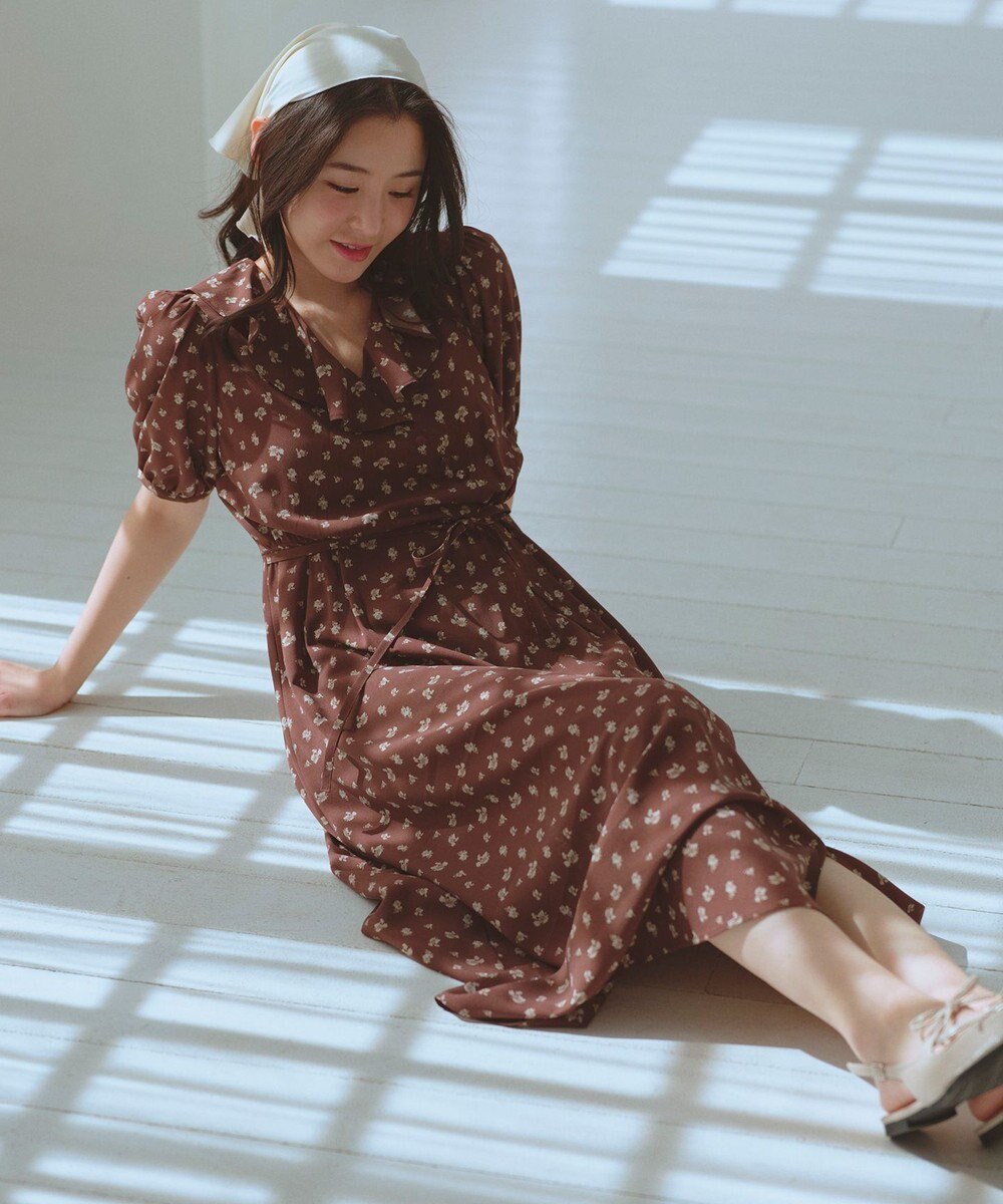 Feroux カシュクールデザイン 小花プリントワンピース 