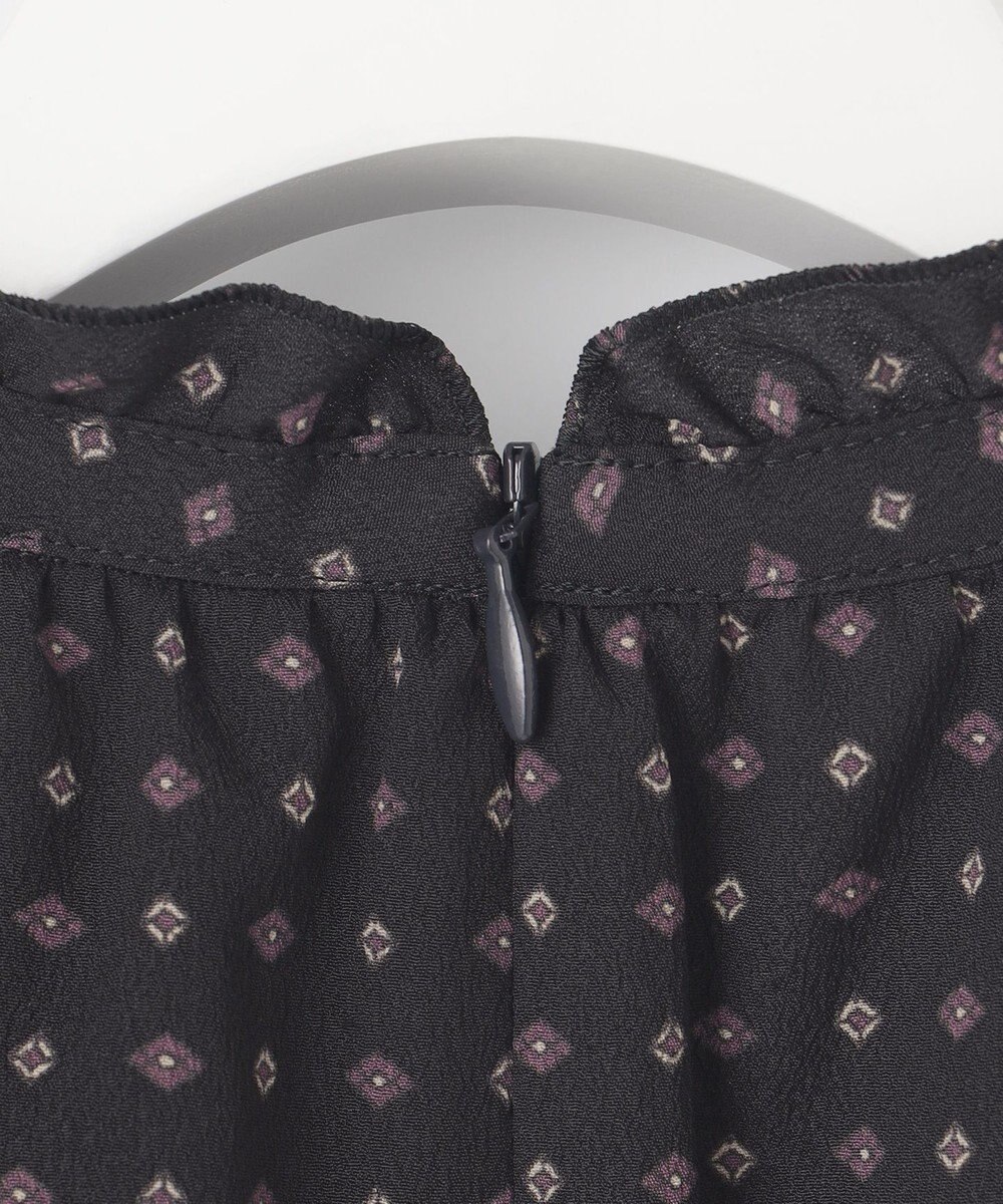 J.PRESS LADIES 【洗える】シュリンクデシン ジオメトリックプリント ブラウス 