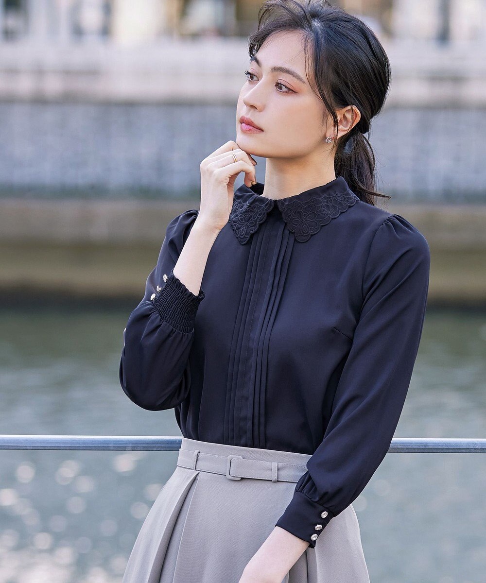 Tiaclasse L 【洗える】襟刺繍ピンタックブラウス 