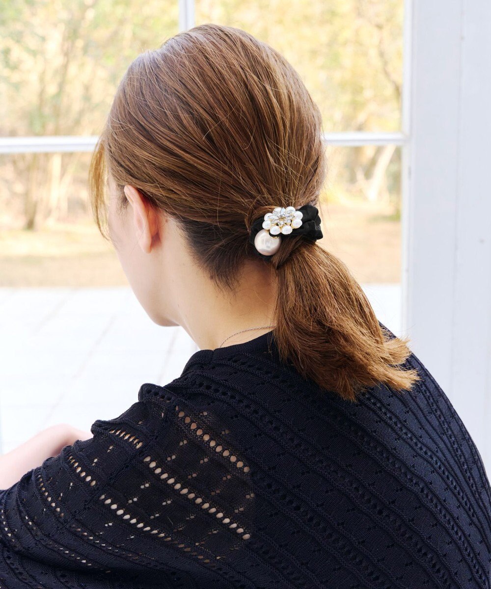 Tiaclasse パールフラワーシュシュ 