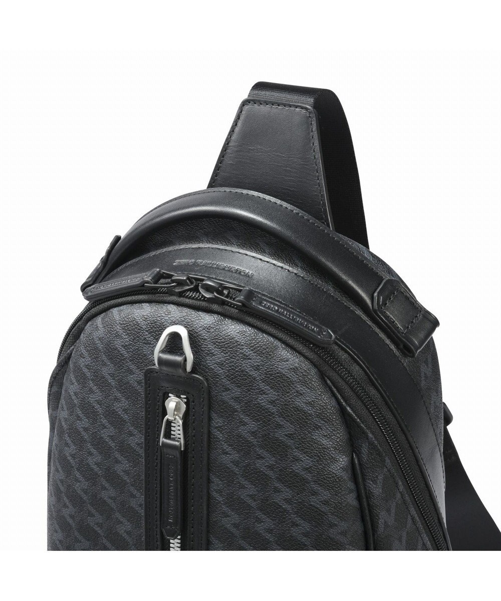 ZERO HALLIBURTON  ZH-モノグラム ショルダーバッグ 7L 630g 81523 