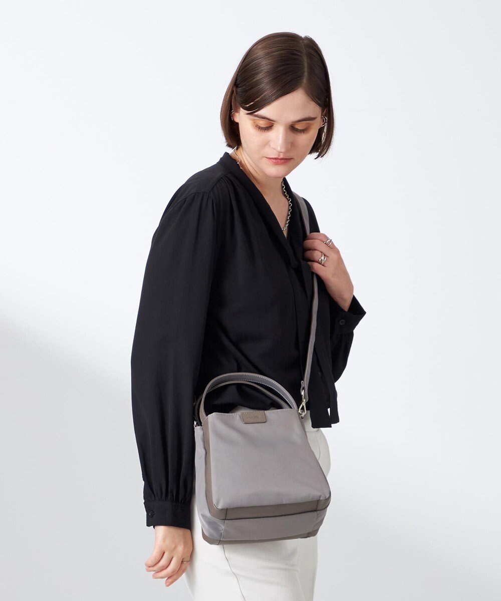 Y'SACCS スクエアすっきりトート SSサイズ 