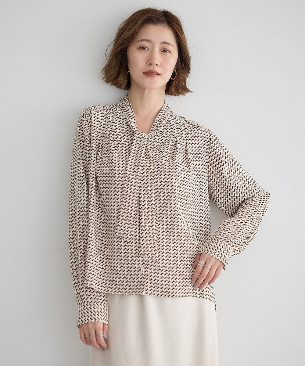 YECCA VECCA ジオメ柄ボウタイブラウス 