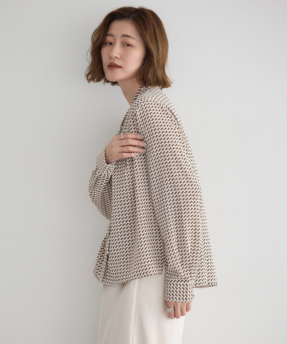 YECCA VECCA ジオメ柄ボウタイブラウス 