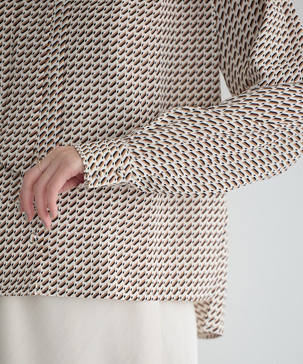 YECCA VECCA ジオメ柄ボウタイブラウス 