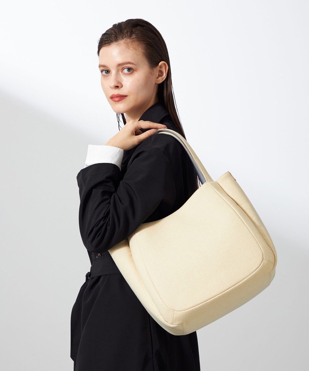 Y'SACCS フェルトトート　Mサイズ 