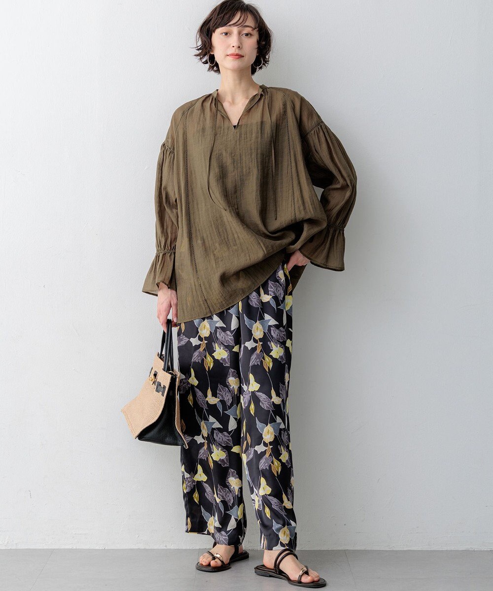 23区 【先行予約】リネンミックスシアースラブ ギャザーブラウス 
