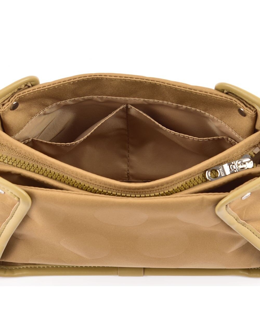 Y'SACCS ヒートエンボス ポルカドットポシェット 