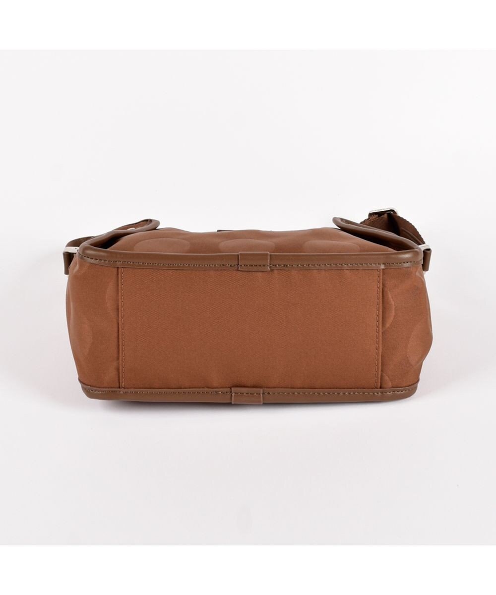 Y'SACCS ヒートエンボス ポルカドットポシェット 