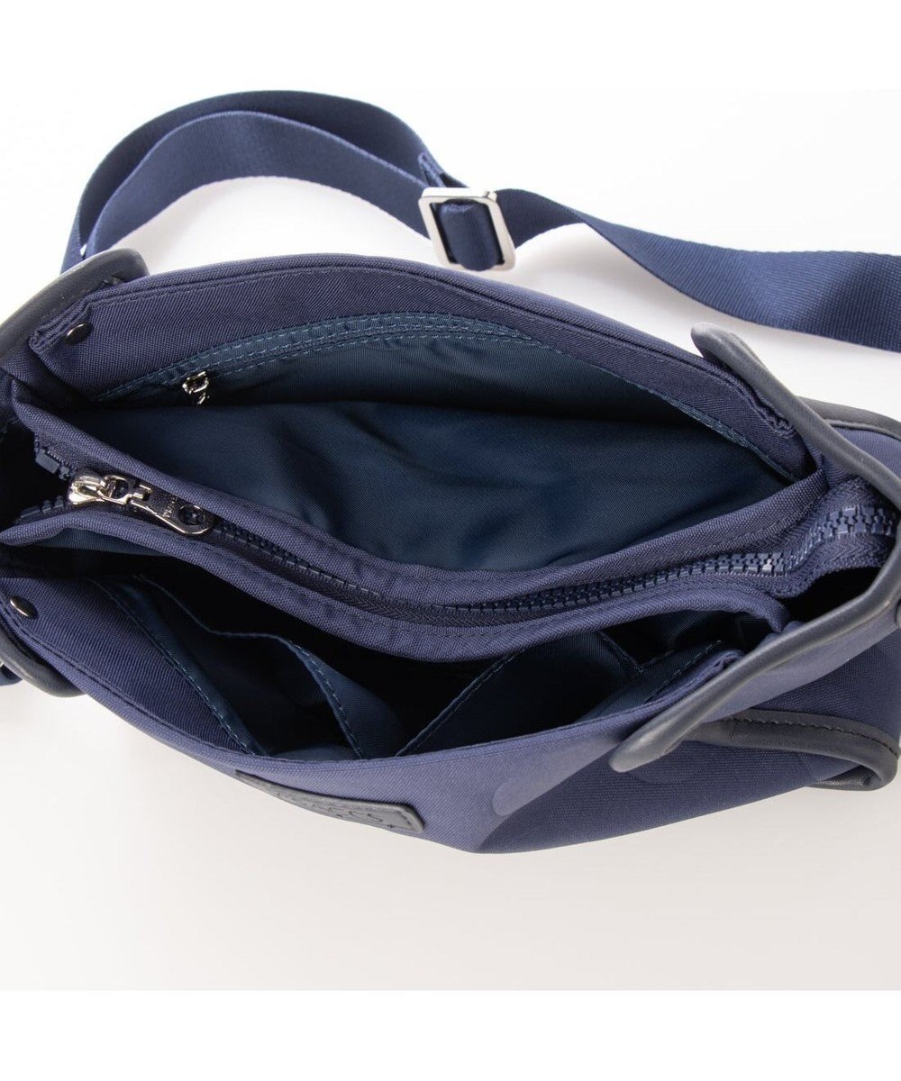 Y'SACCS ヒートエンボス ポルカドットポシェット 