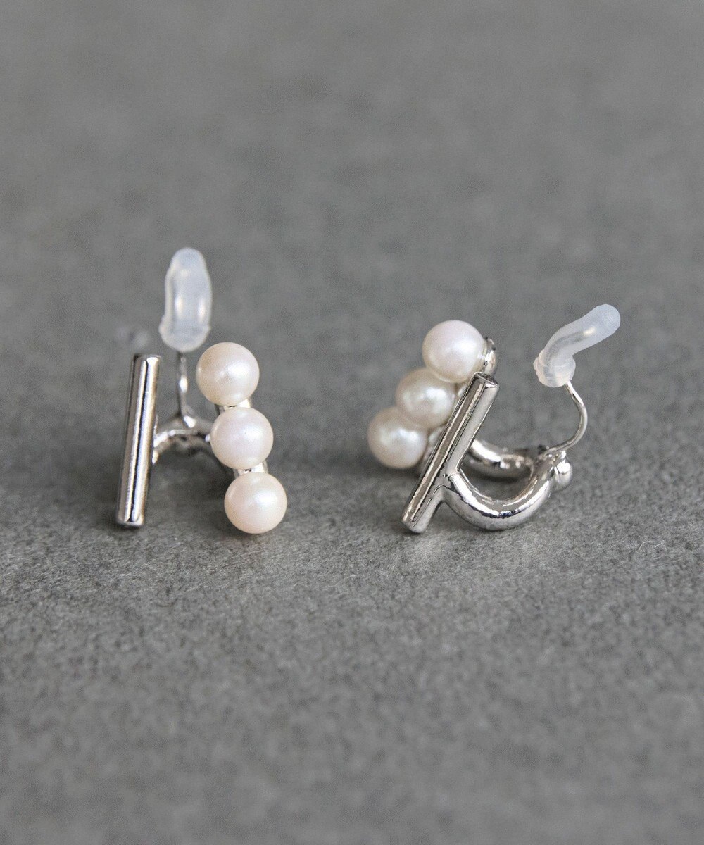 Phoebe 【痛くないシリーズ/金属アレルギー対応】ダブルデコレイトパールライトフィットイヤリング　シルバー 