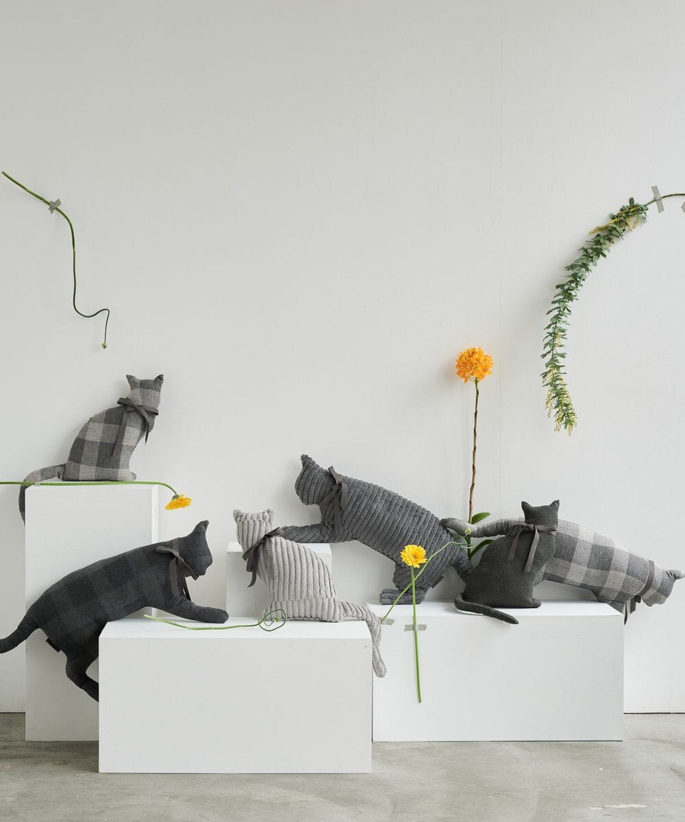 LOOM&SPOOL GRA綿毛布猫抱き枕 