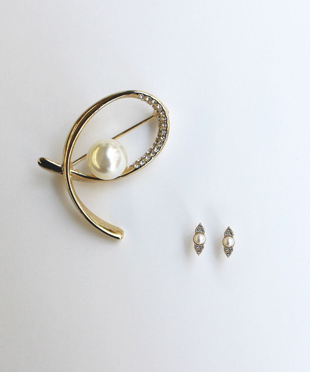 Phoebe <オンワード限定セット>金属アレルギー対応クイーンパールビジューセラミックポストピアス×クロスカーブパールビジューブローチ 