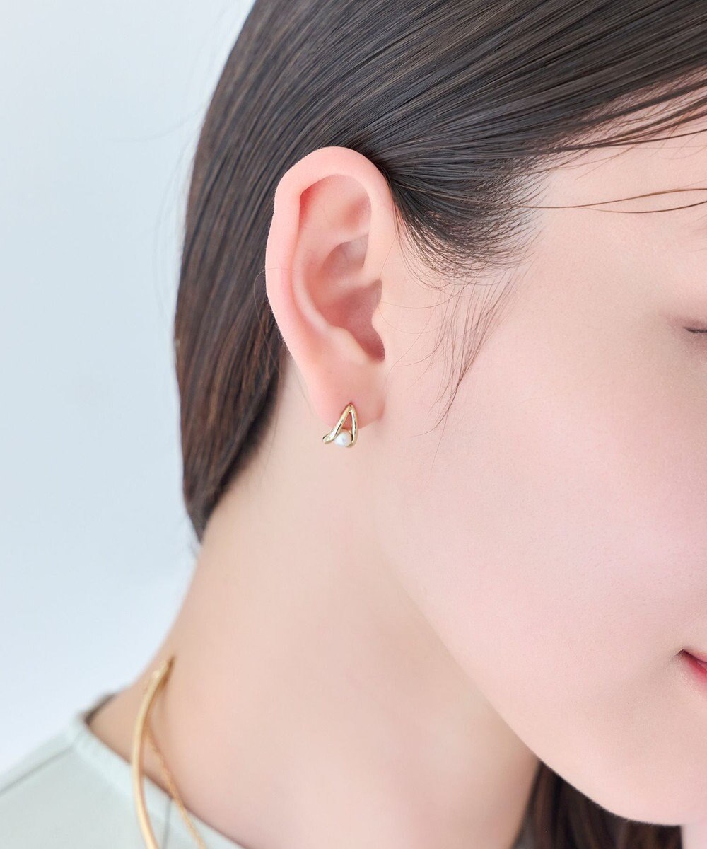 Phoebe 【痛くないシリーズ/金属アレルギー対応】ドロップパールライトフィットイヤリング　ゴールド 