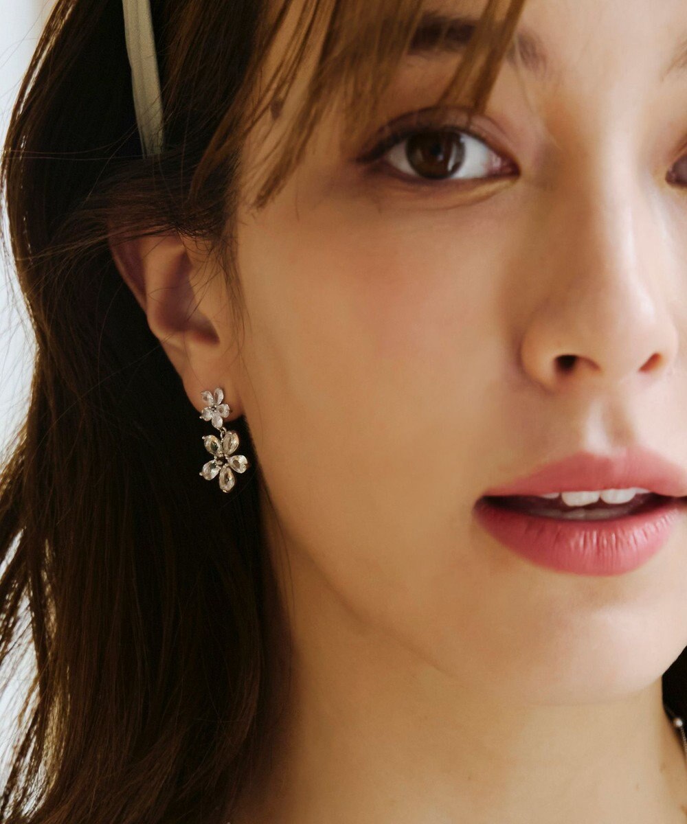 Tiaclasse ガラスダブルフラワーピアス 