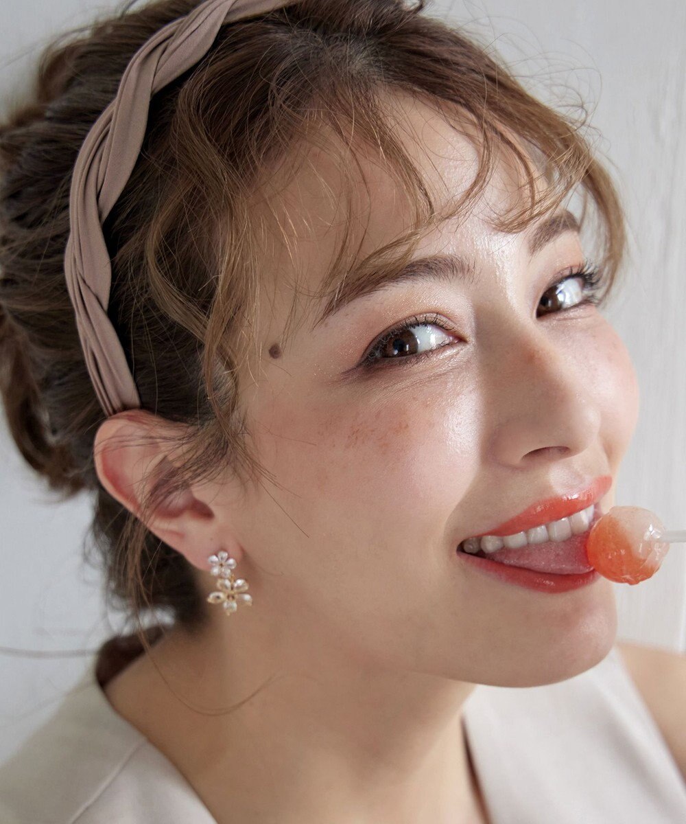 Tiaclasse ガラスダブルフラワーピアス 