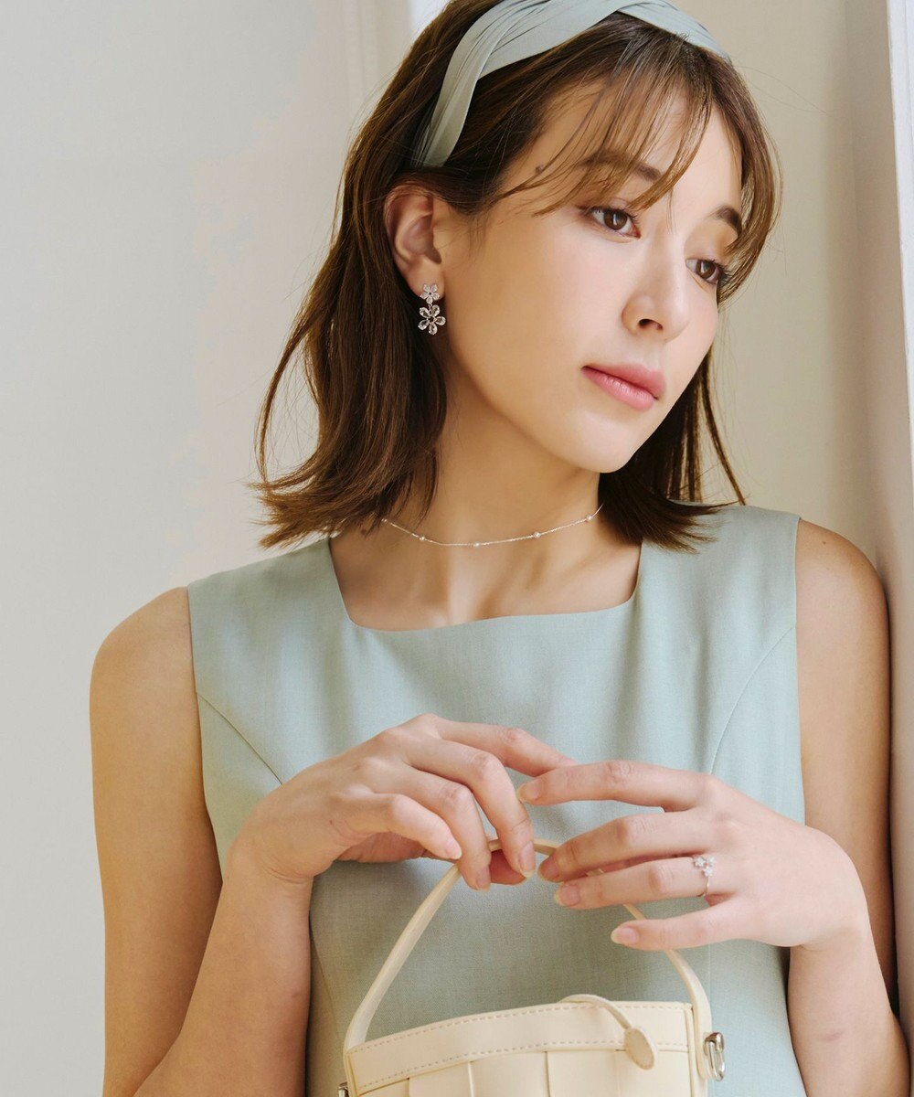 Tiaclasse ガラスダブルフラワーピアス 