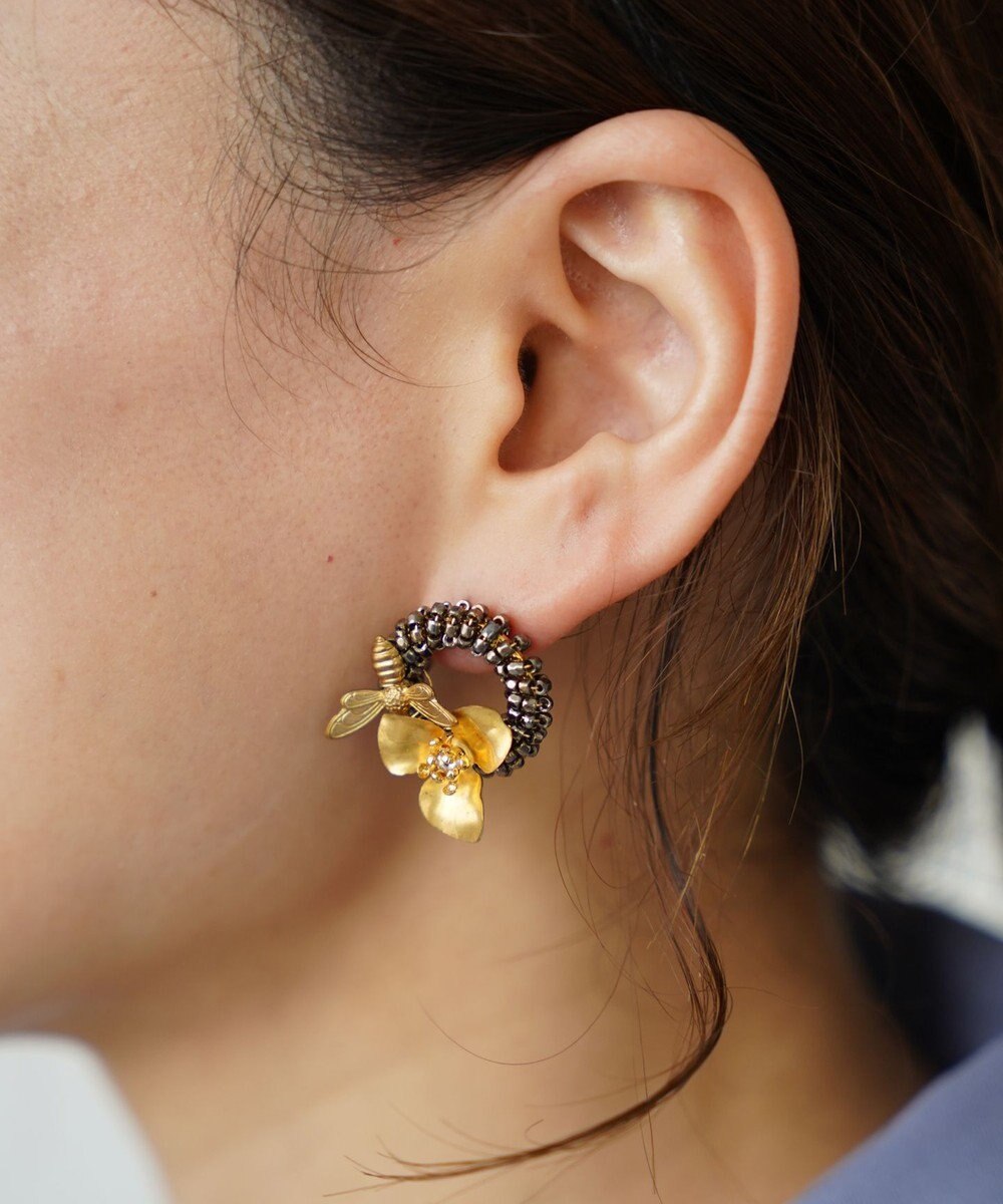 monshiro シュウカイドウニハチラウンド ピアス 