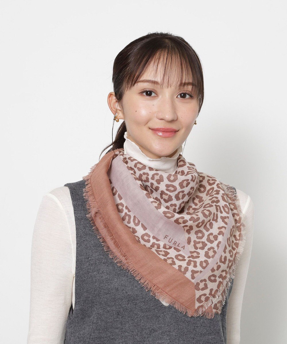 MOONBAT FURLA(フルラ）レオパードウールスカーフ 80×80㎝ 