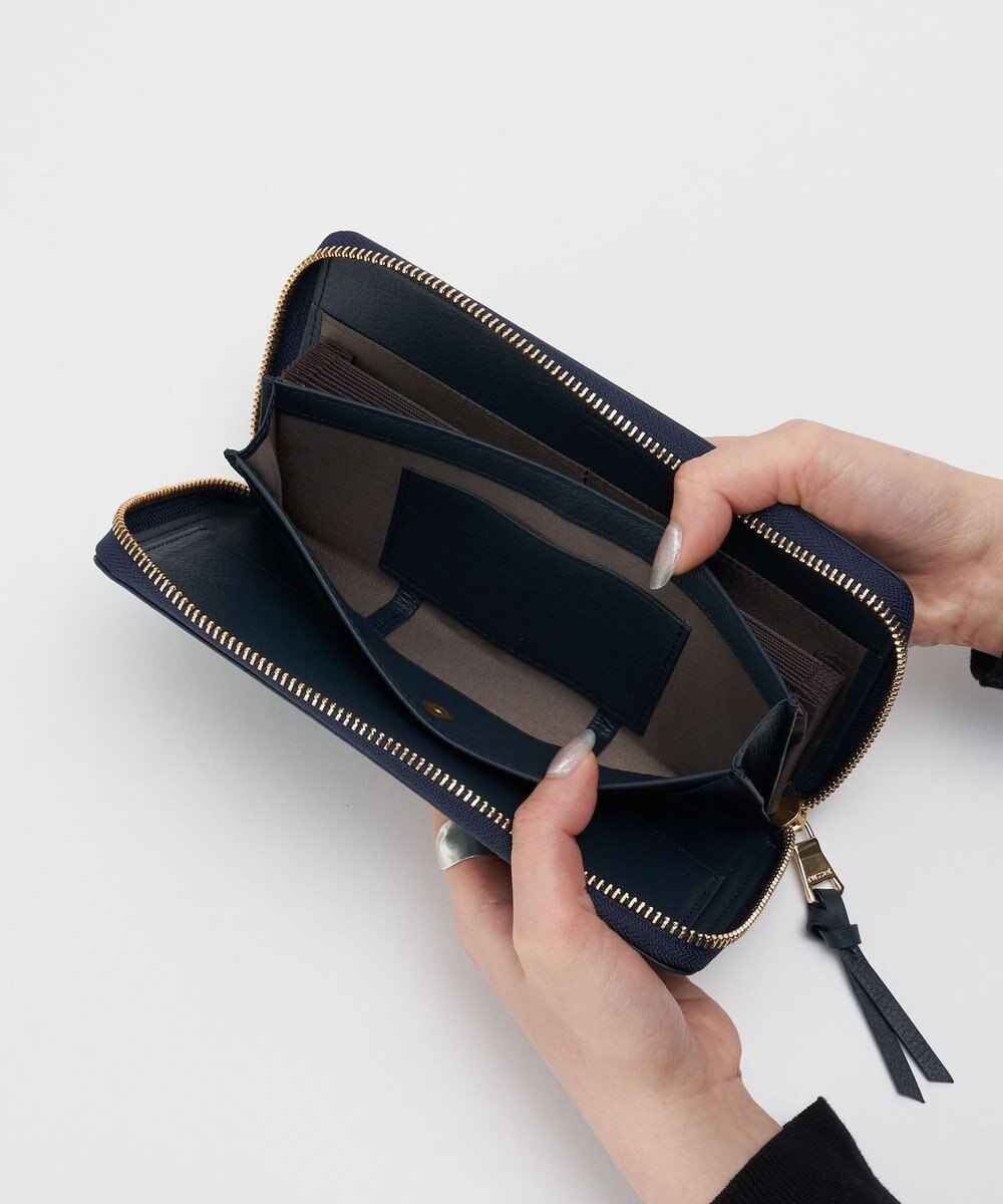 russet エンボスモノグラム多機能ウォレット(SO-448) 