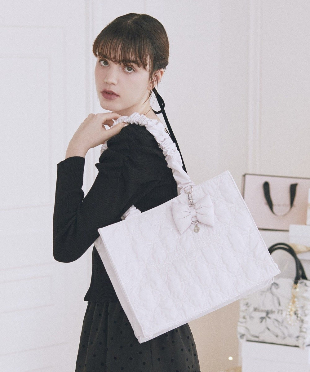 Maison de FLEUR ギャザーハンドルリボンキルティングトート 