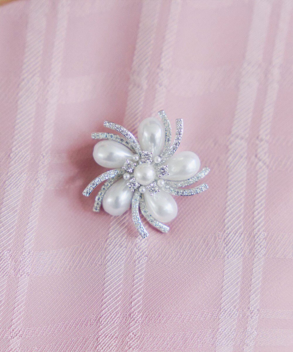 Tiaclasse 【選べる2TYPE】スモールフラワーブローチ 