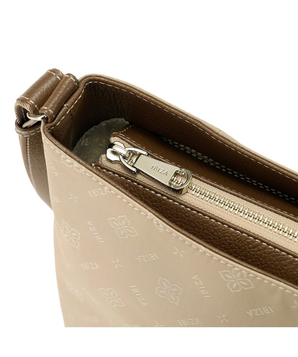 IBIZA モノグラムナイロン　ショルダーバッグ 