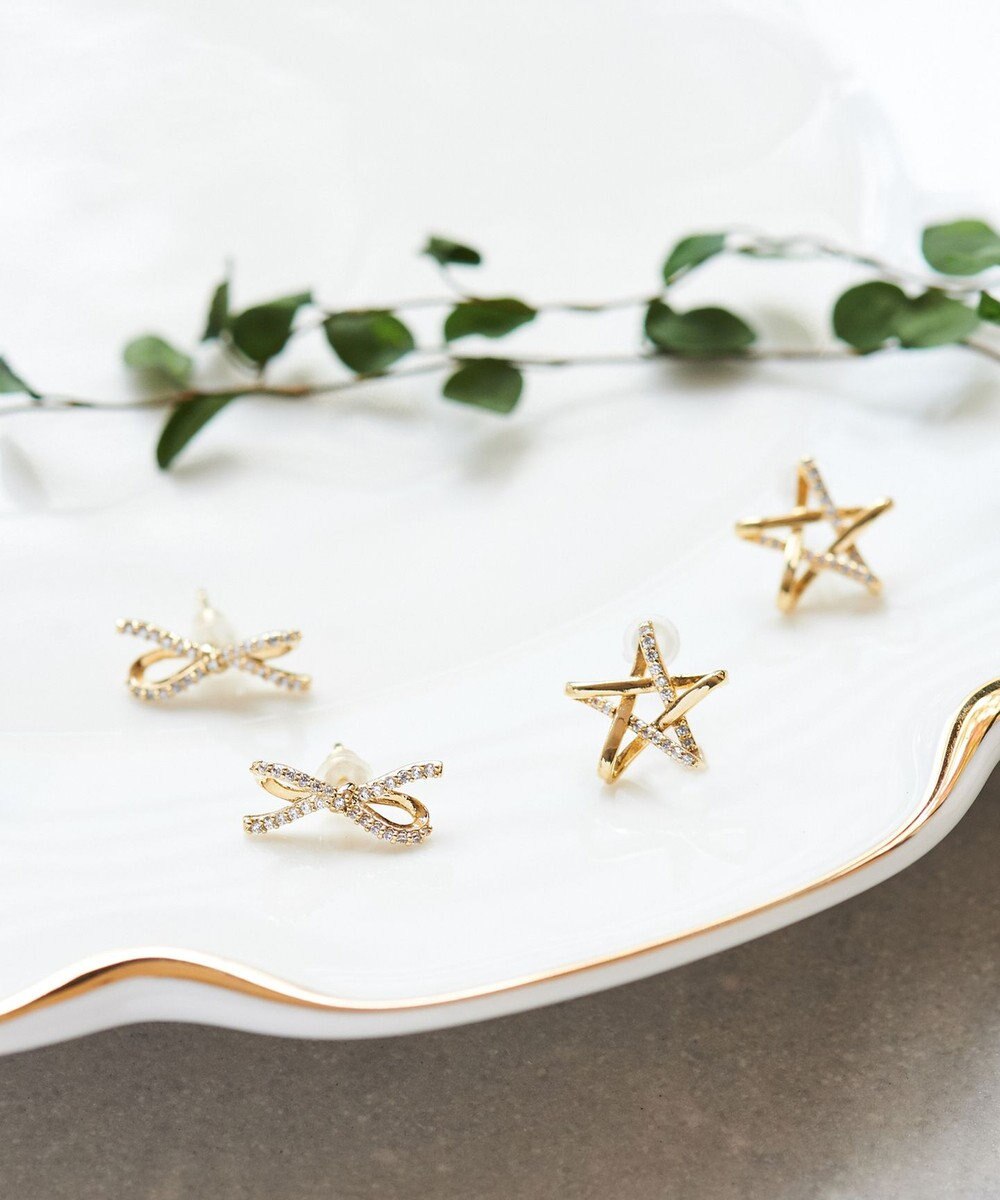 Phoebe フィミニティーリボンビジューピアス 