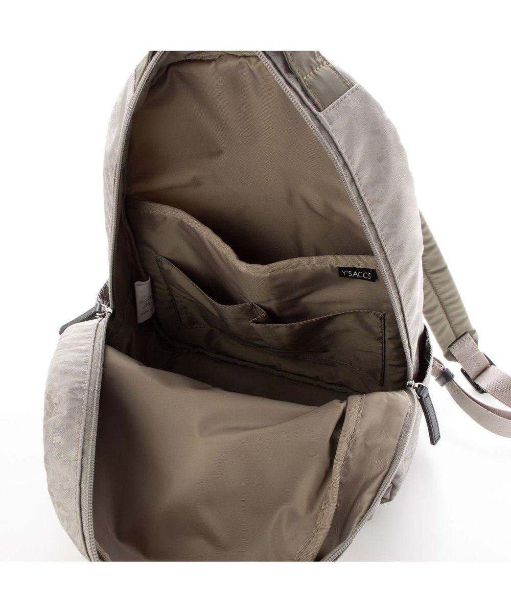 Y'SACCS ポーチ付きモノグラムバックパック 