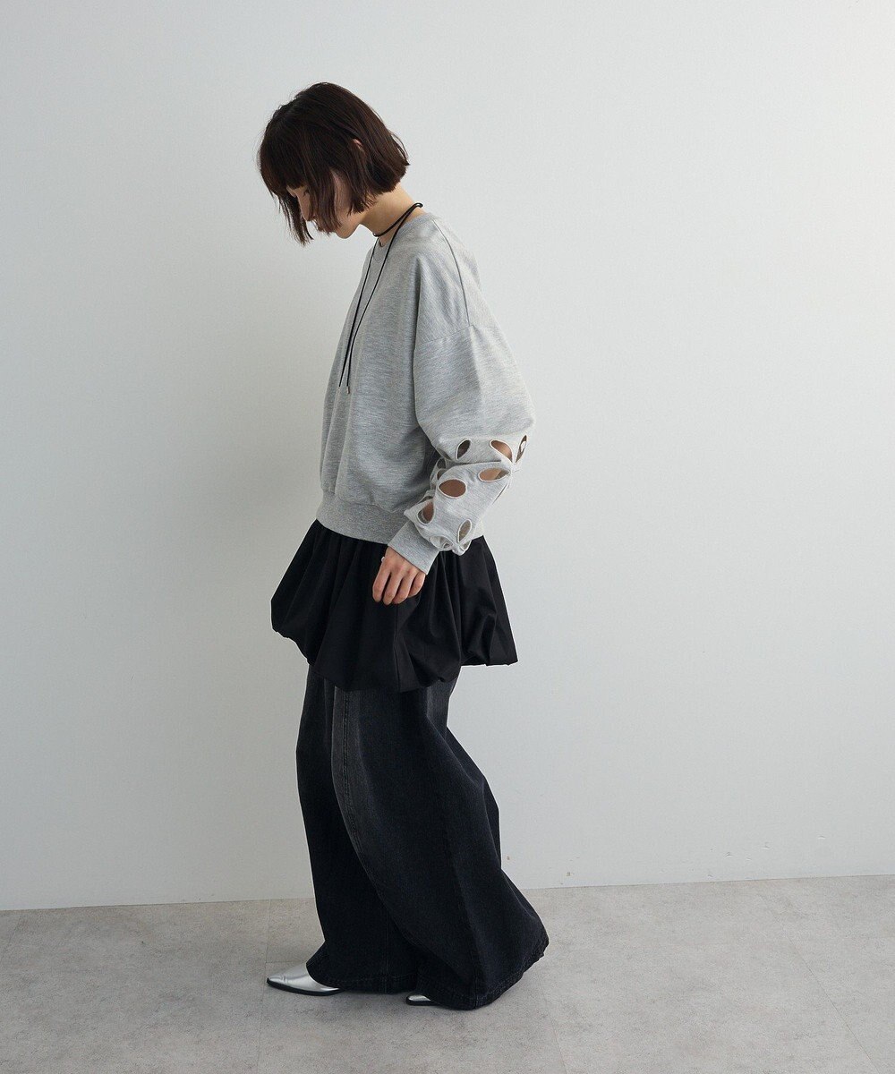 Green Parks フラワーくり抜き刺繍スウェットプルオーバー 