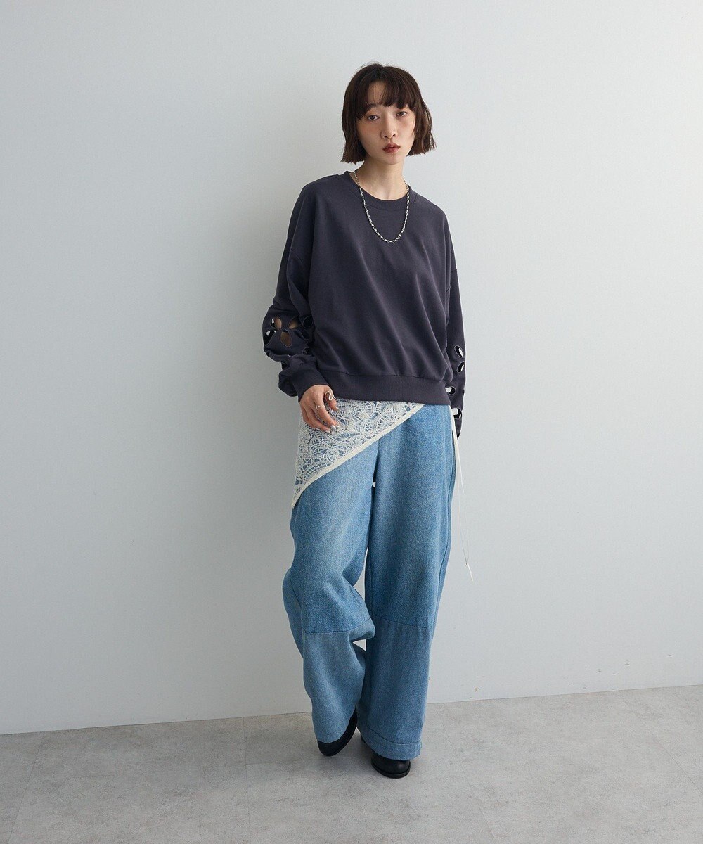 Green Parks フラワーくり抜き刺繍スウェットプルオーバー 