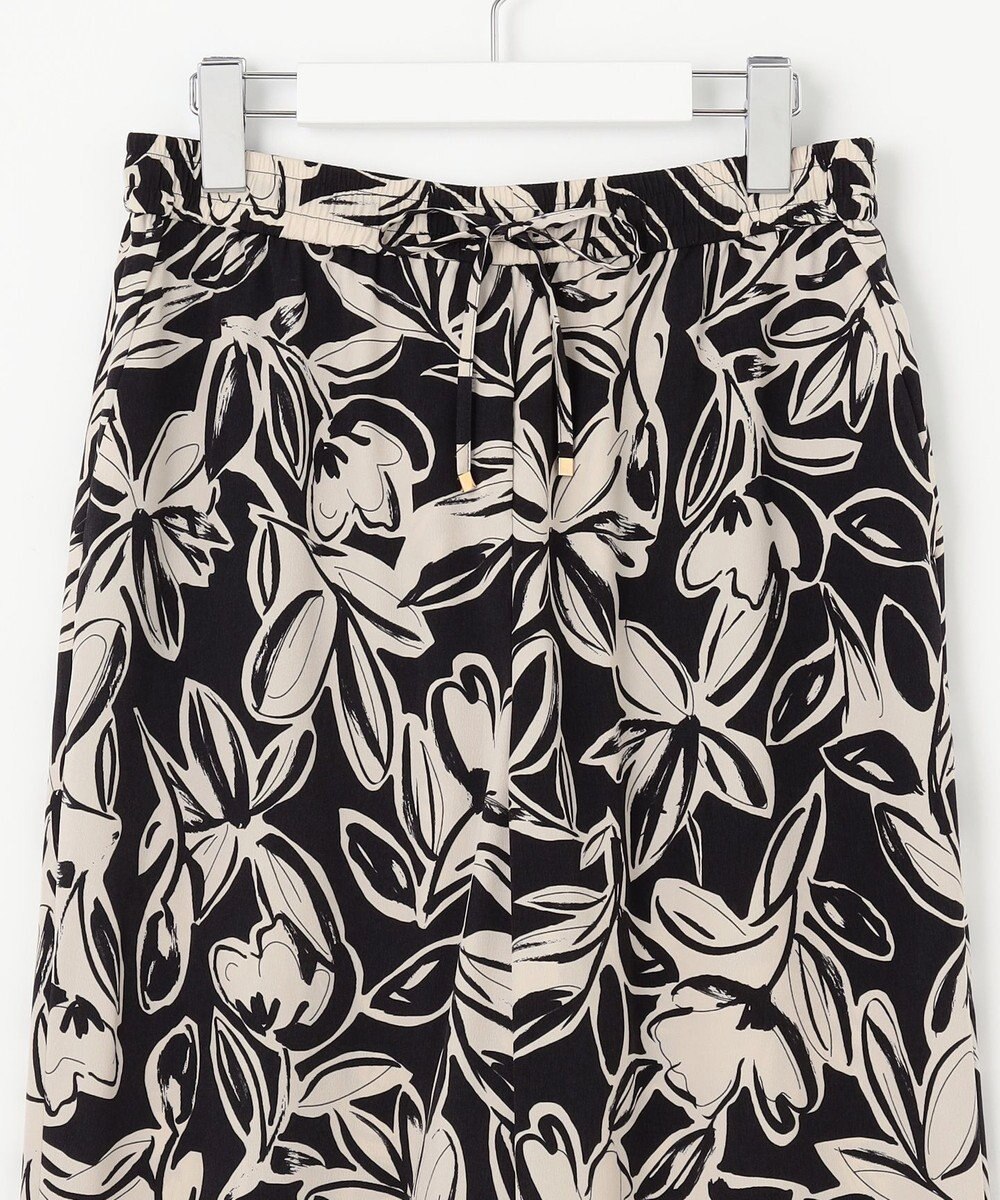 自由区 L 【カタログ掲載・ウエストゴム・洗える】モノトーンフラワープリントワイド パンツ 