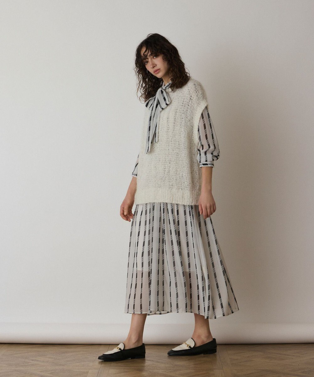 GRACE CONTINENTAL フィルムヤーンニットベスト 