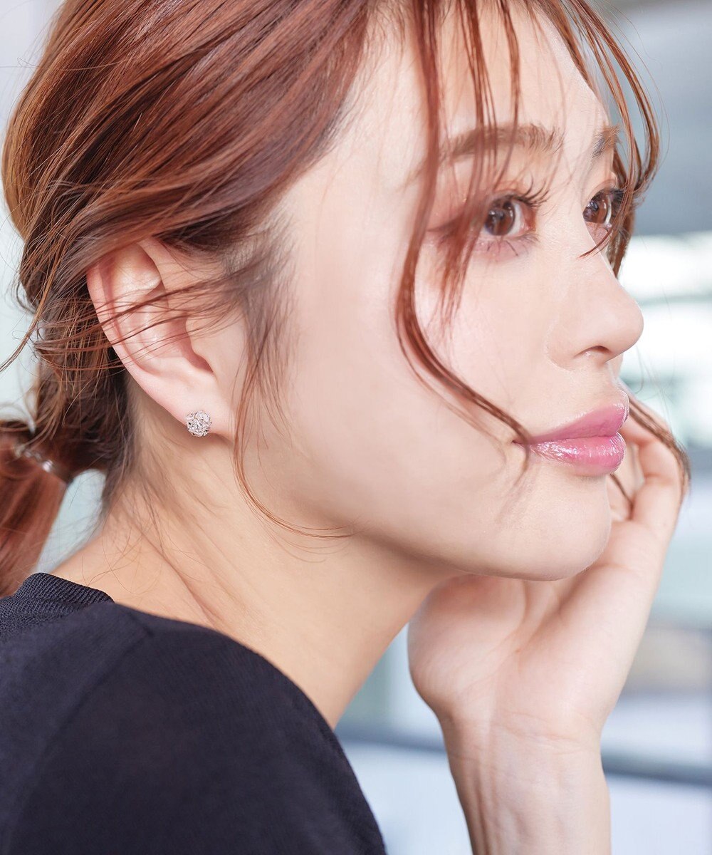 Tiaclasse 【金属アレルギー対応】シャイニーストーンジルコニアピアス 