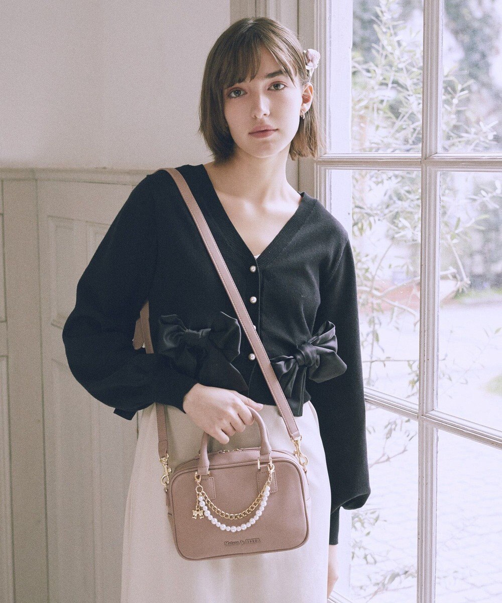 Maison de FLEUR チャーム付きワイドボストンバッグ 