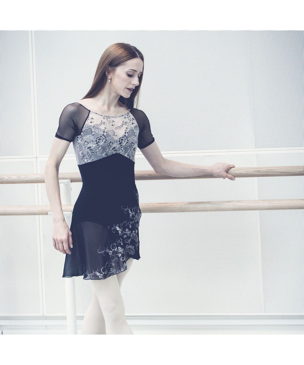 Chacott 【Nela ライン】ハーフスリーブレオタード 