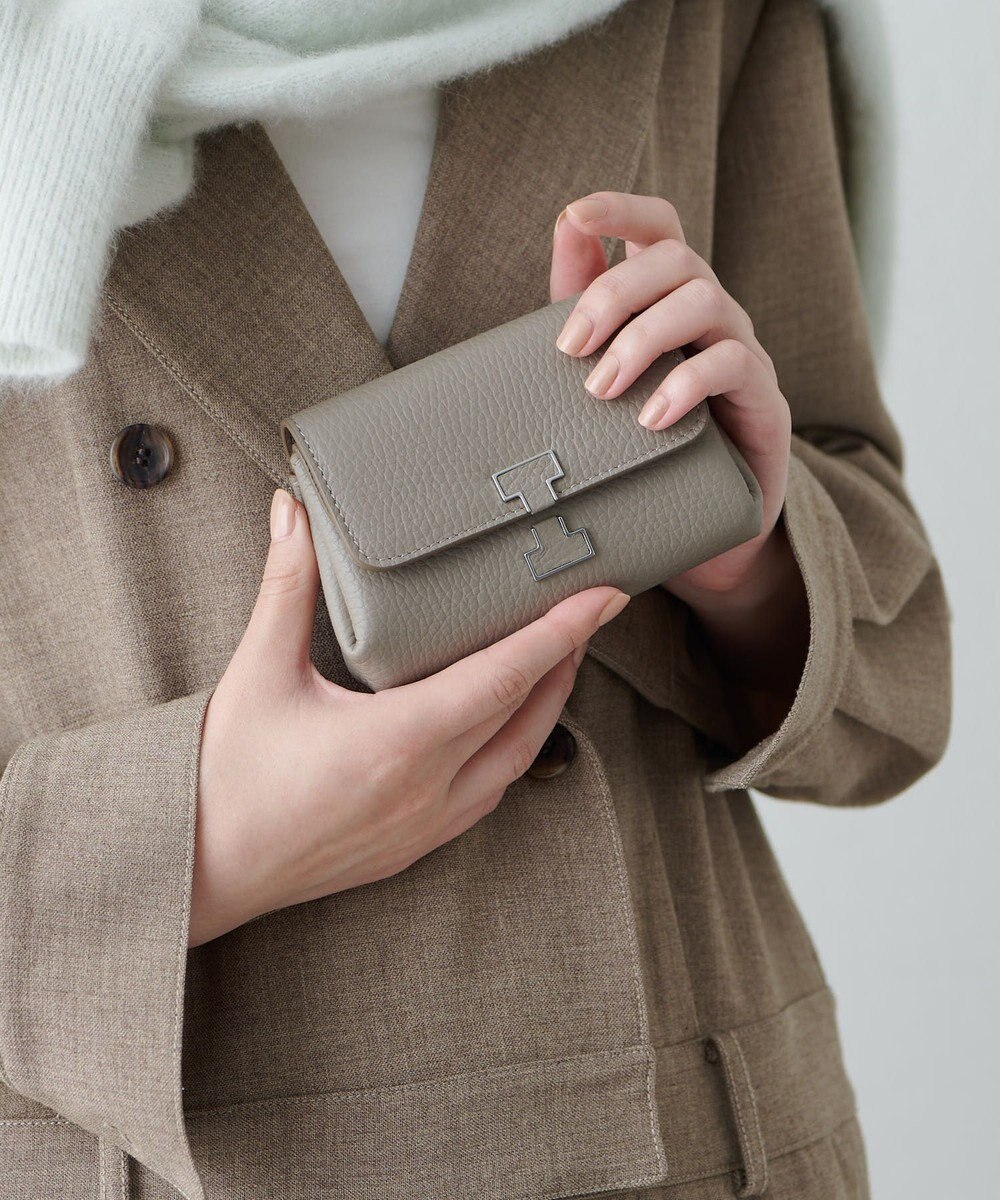 IACUCCI アバ ウォレット CERVO 