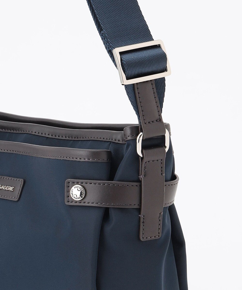 LA BAGAGERIE 【撥水ナイロン】ベーシックポシェット 