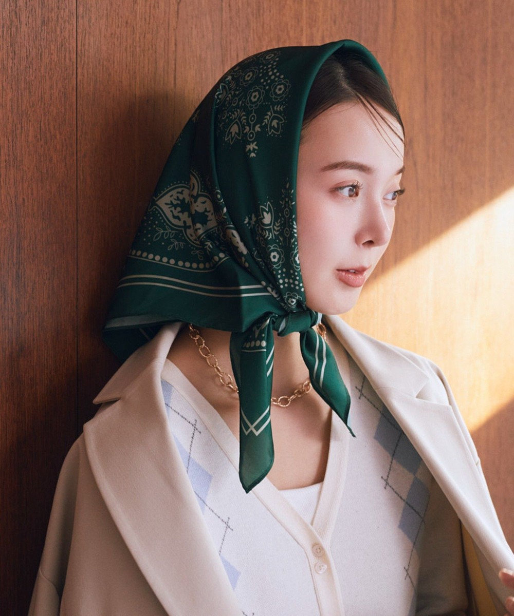 earth music&ecology ボタニカル柄スカーフ（70 ×70） 