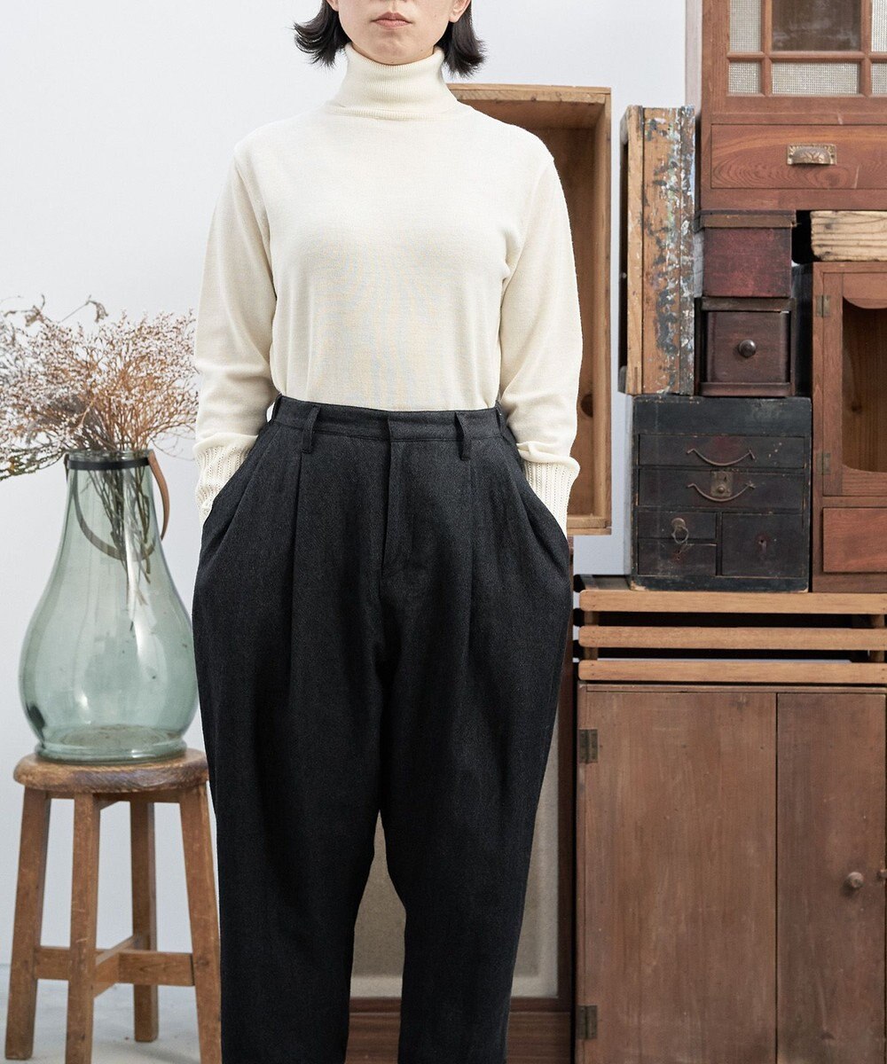muuc リネンウールのスラックスパンツ 