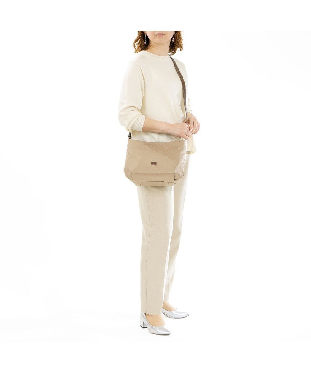 IBIZA モノグラムナイロン　ショルダーバッグ 