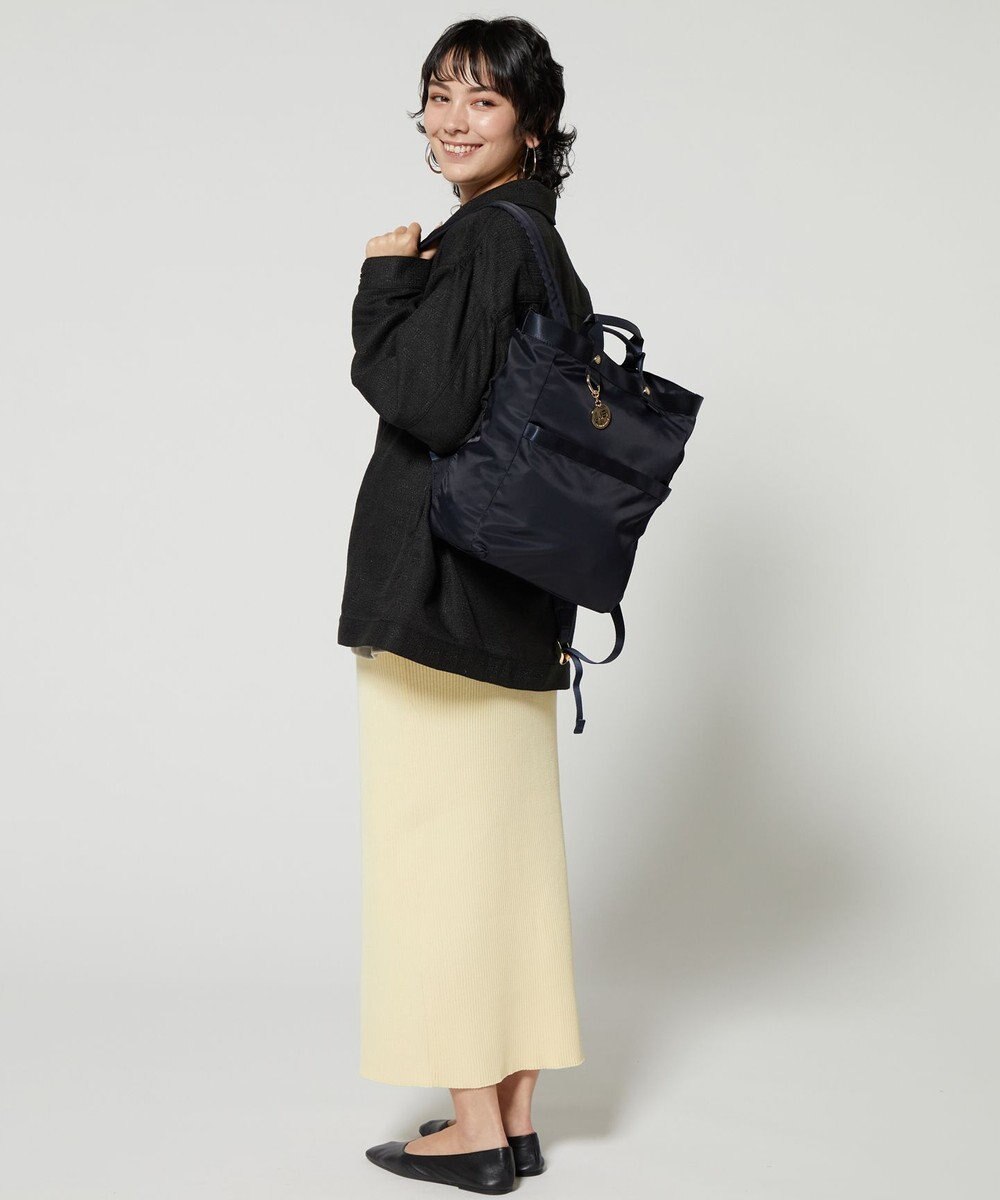 LA BAGAGERIE チャーム付き　ナイロンリュック 