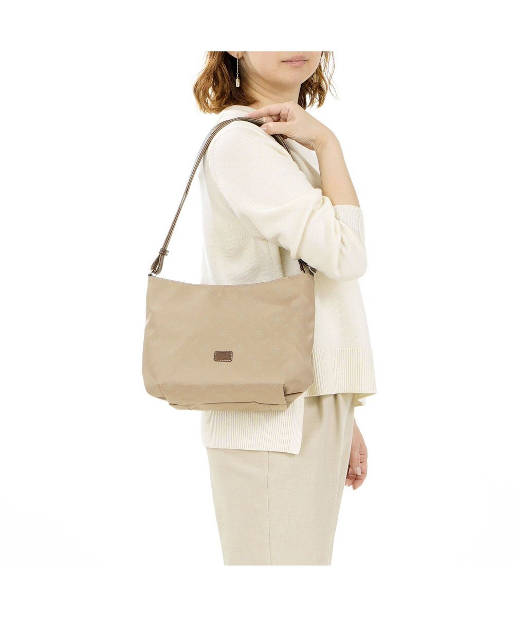 IBIZA モノグラムナイロン　ショルダーバッグ 